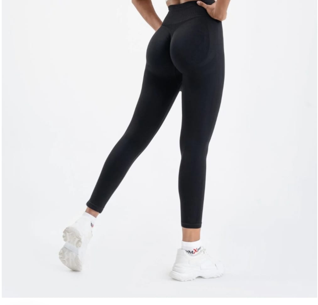 FlexForm™ Premium Seamless Push-Up Tayt