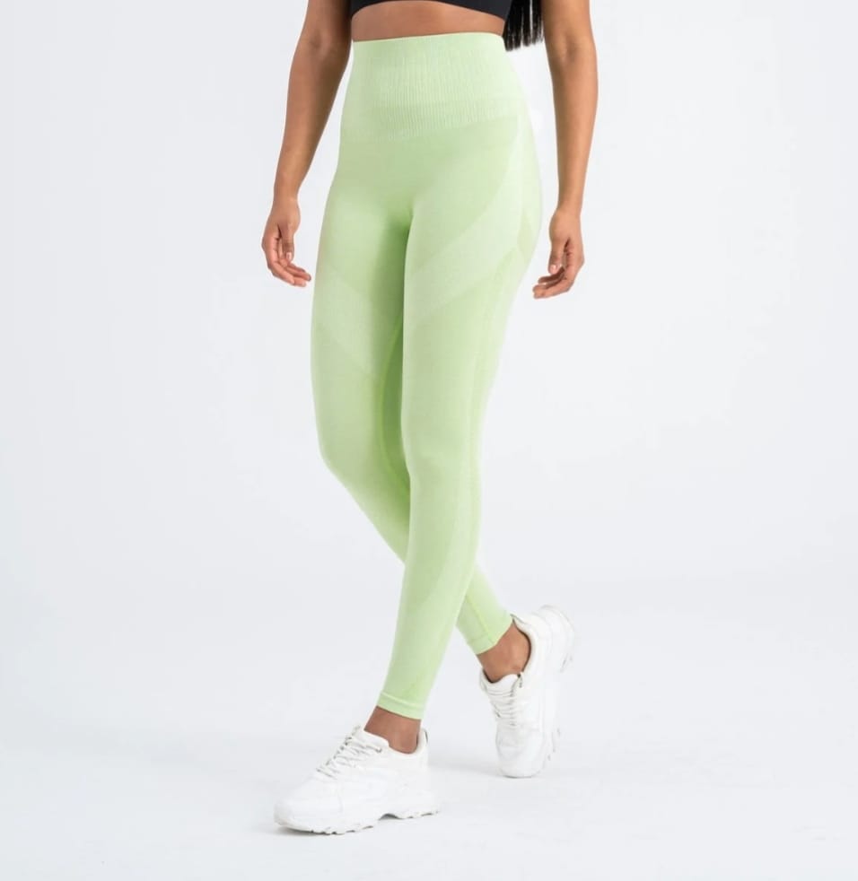 FlexForm™ Premium Seamless Push-Up Tayt